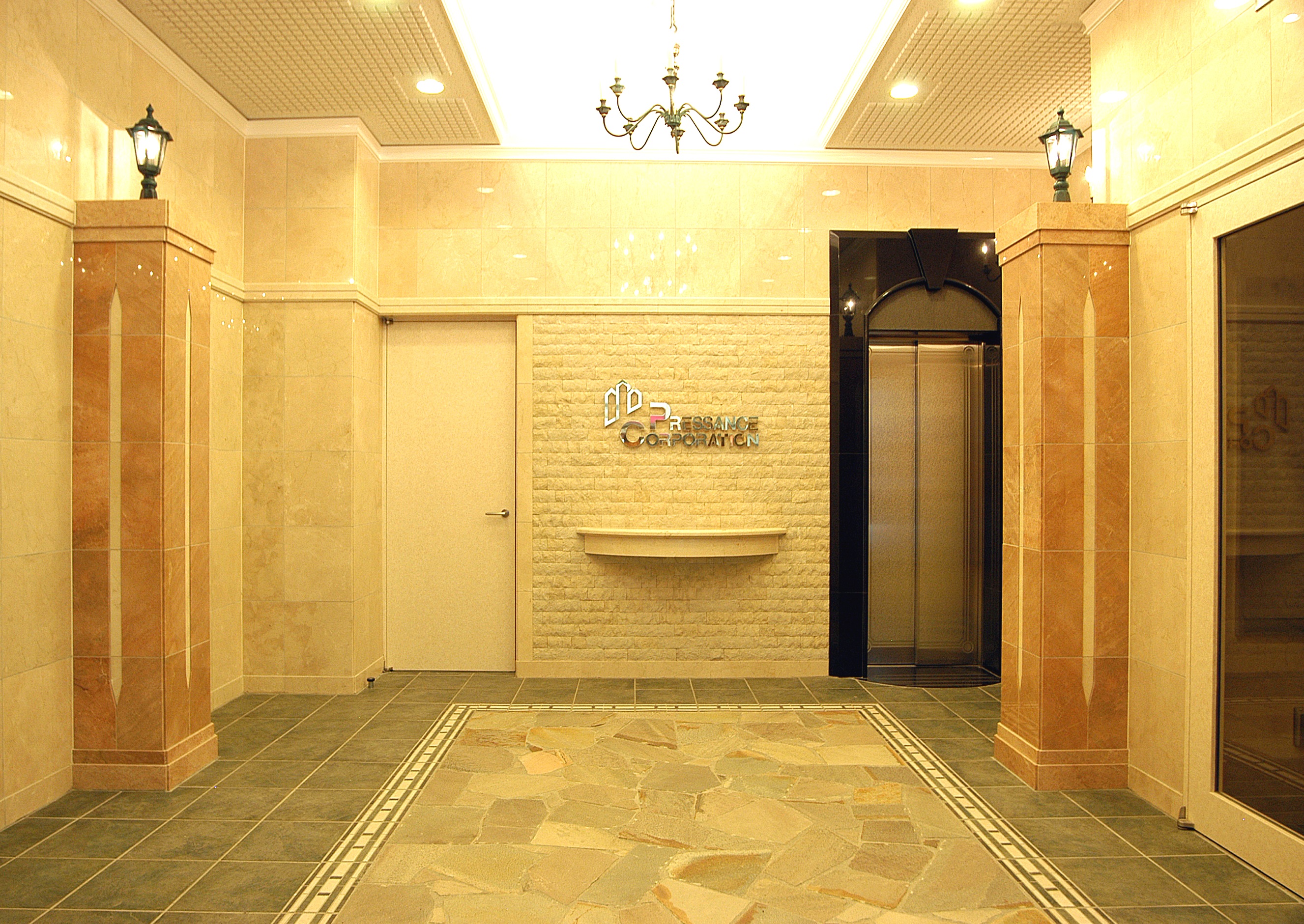 プレサンス名古屋駅前ヴェルロードの外観