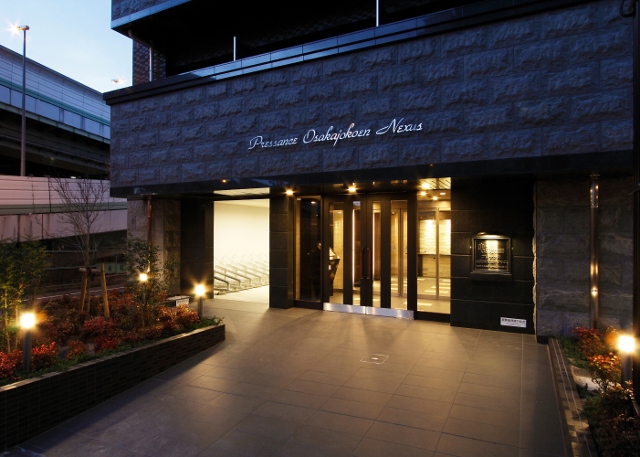 プレサンス大阪城公園ネクサスの外観