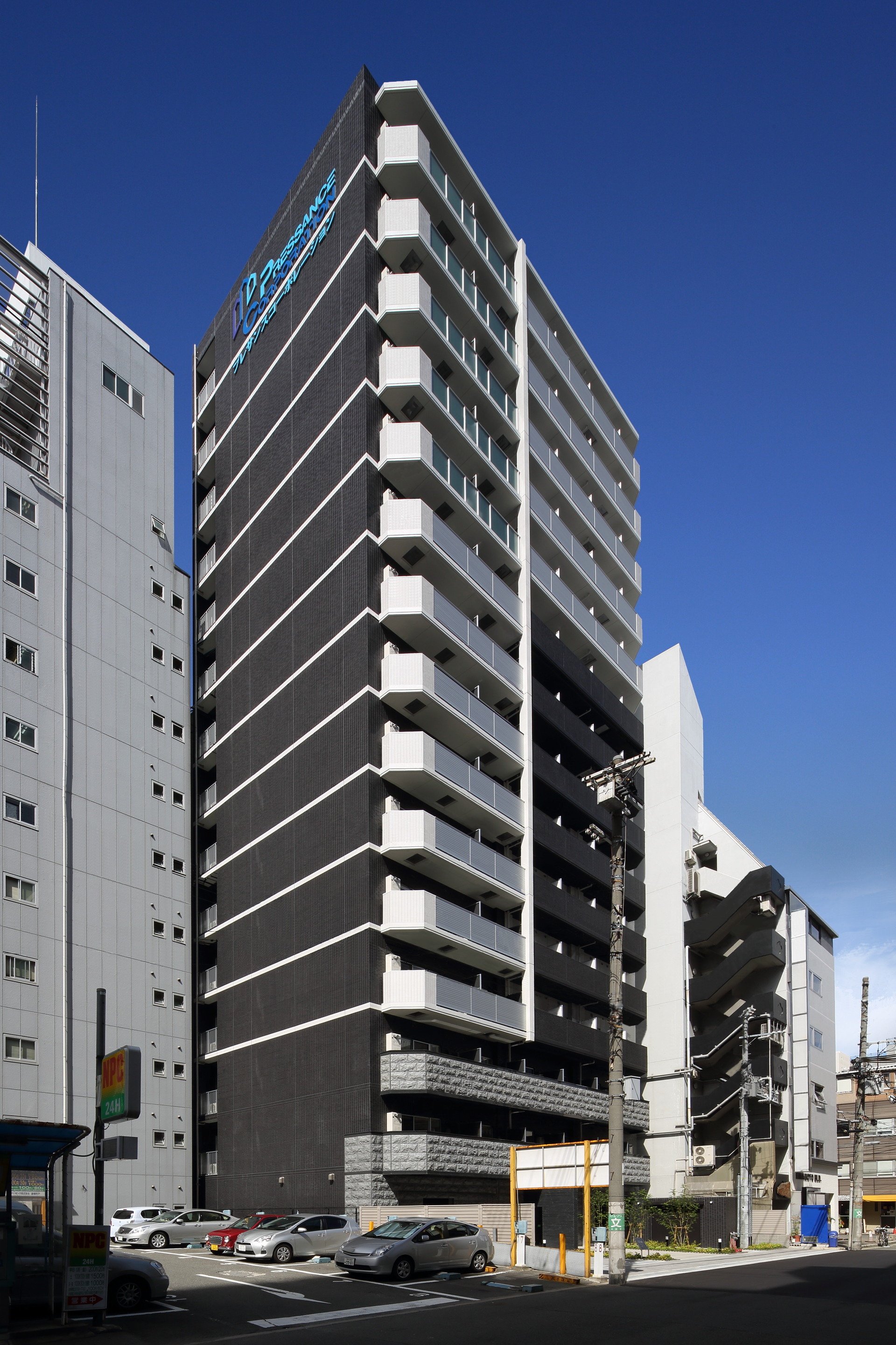 プレサンス北浜パレスの外観
