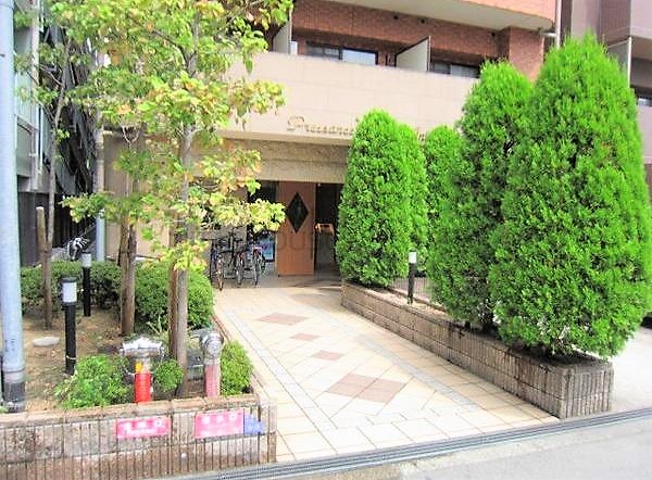 プレサンス梅田インテルノの外観