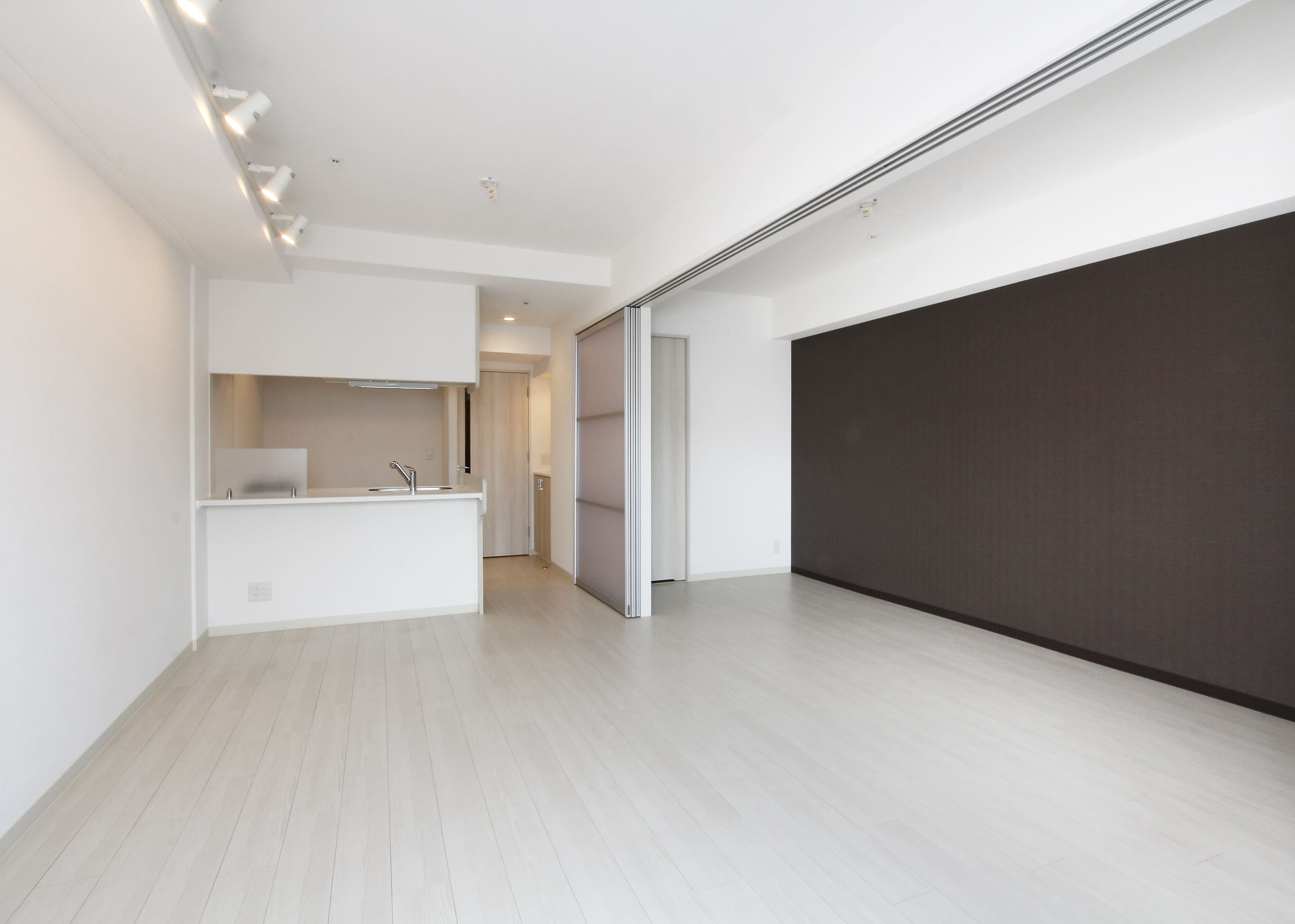 プレサンスNEO心斎橋の建物内
