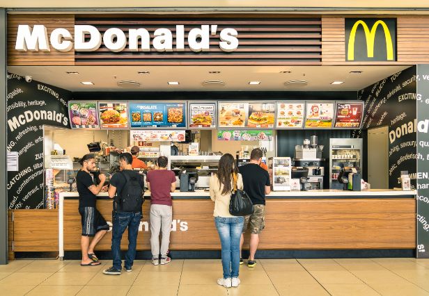 ランチ代を節約できる株主優待4選