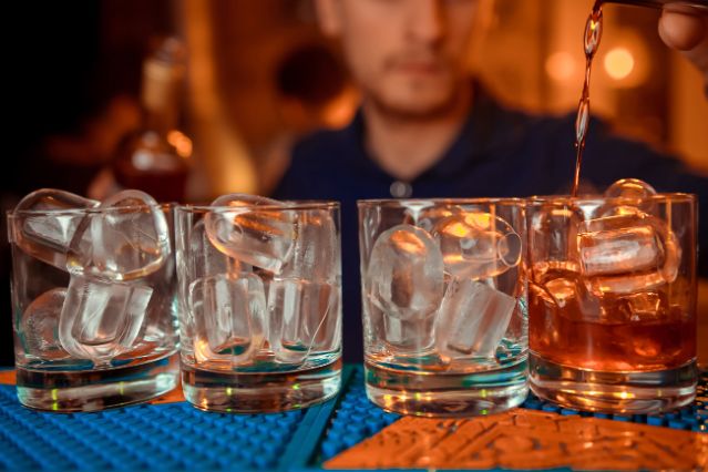 【東京編】仕事しながら飲めるWi-Fiが飛んでるバー7選